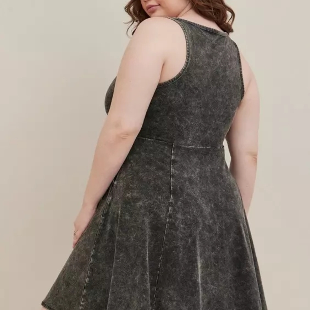 Torrid Black Foxy Skater Mini Dress w/ Pockets Sz 2 - Picture 5 of 6